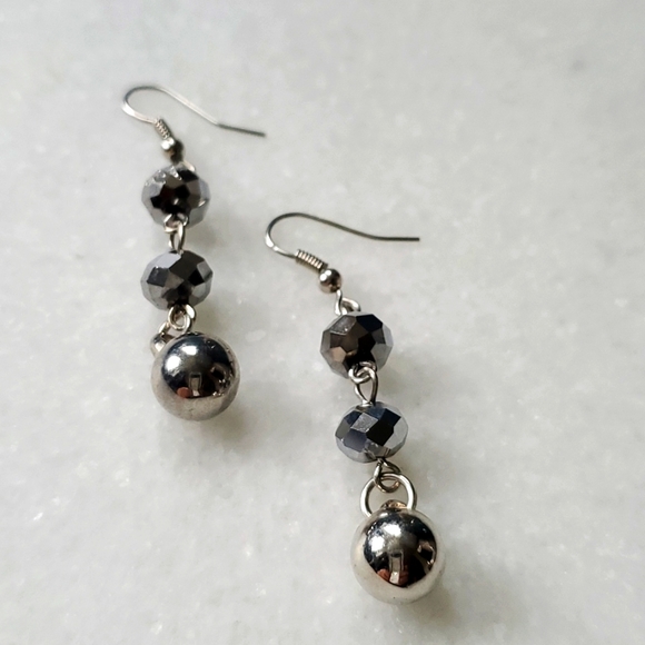 Earrings - Picture 3 of 3